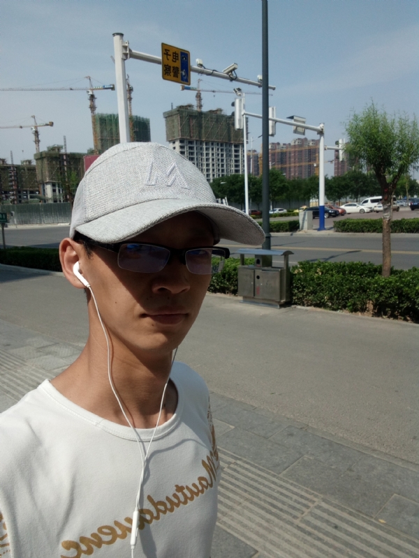 挥一挥手什么都没有的第一张照片--福州相亲网