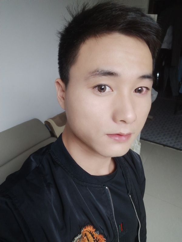 何凡的第三张照片--福州相亲网
