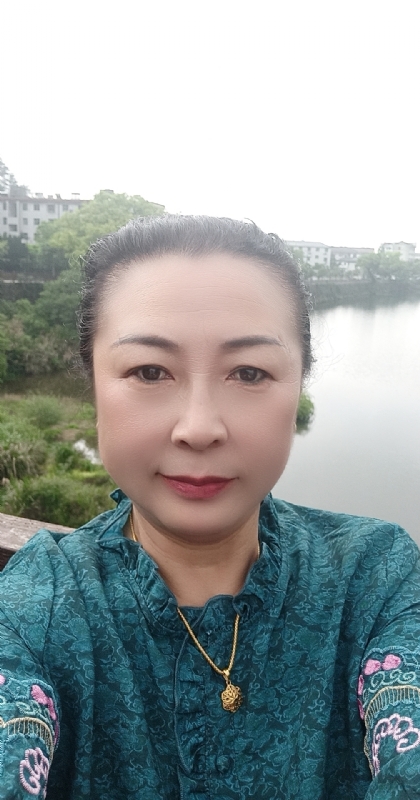 雨中情的第一张照片--福州相亲网