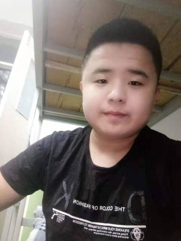 打小就爱淘气的第一张照片--福州相亲网