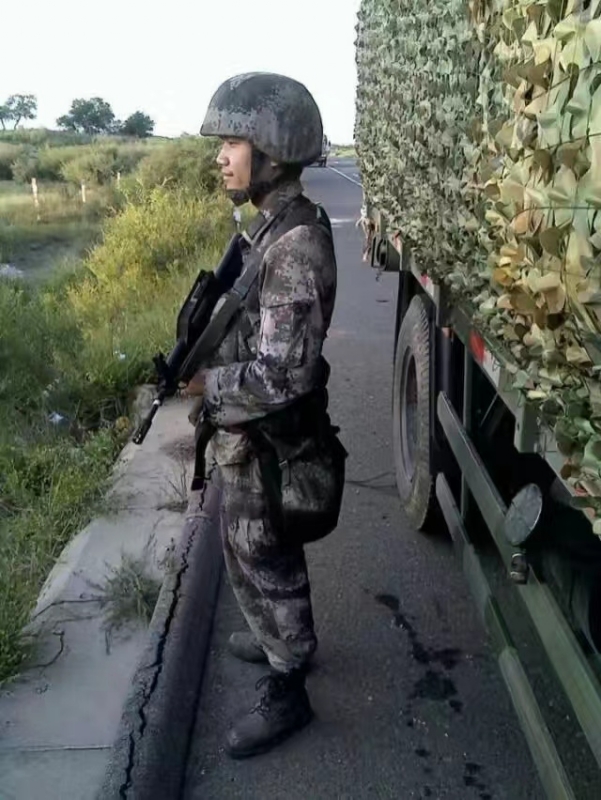 搬砖中的第一张照片--福州相亲网