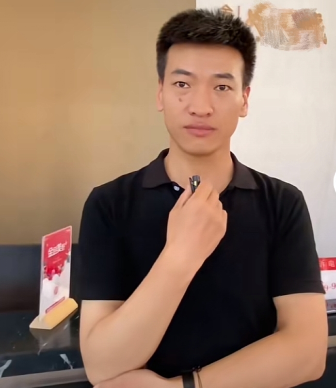 一杯梁白开的第一张照片--福州相亲网